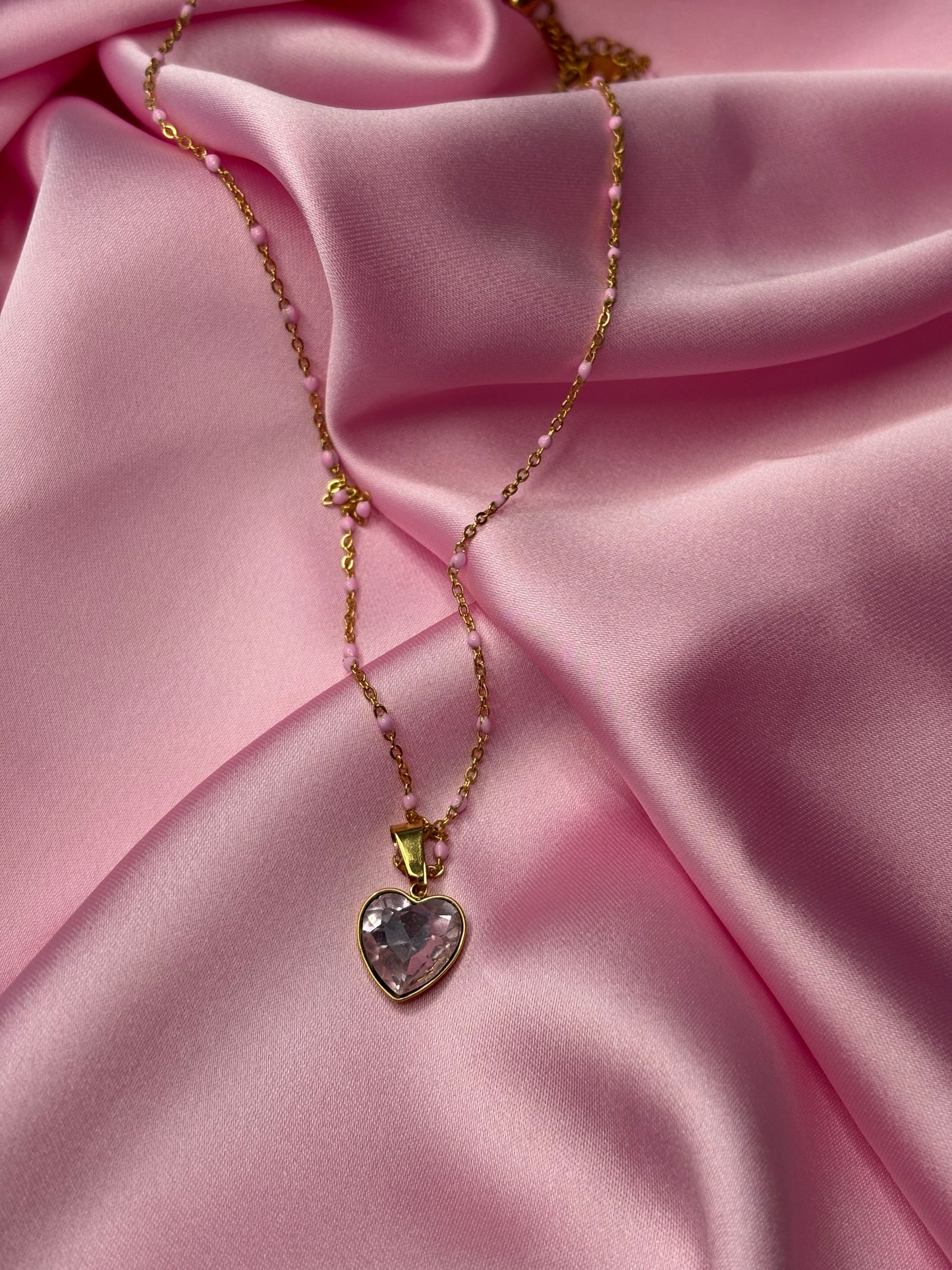 Collana mezza lunghezza cuore rosa