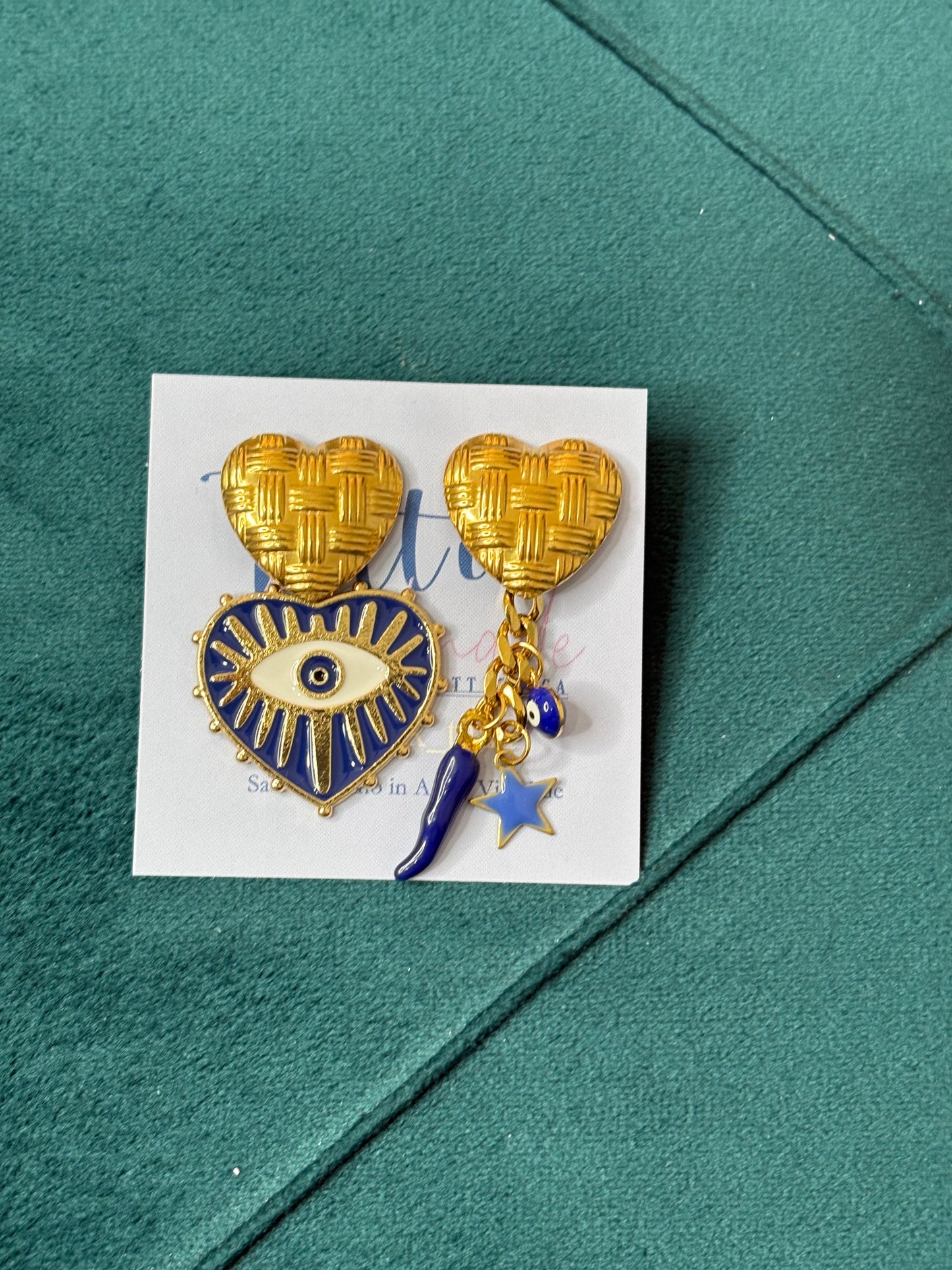 Cuore su cuore blu