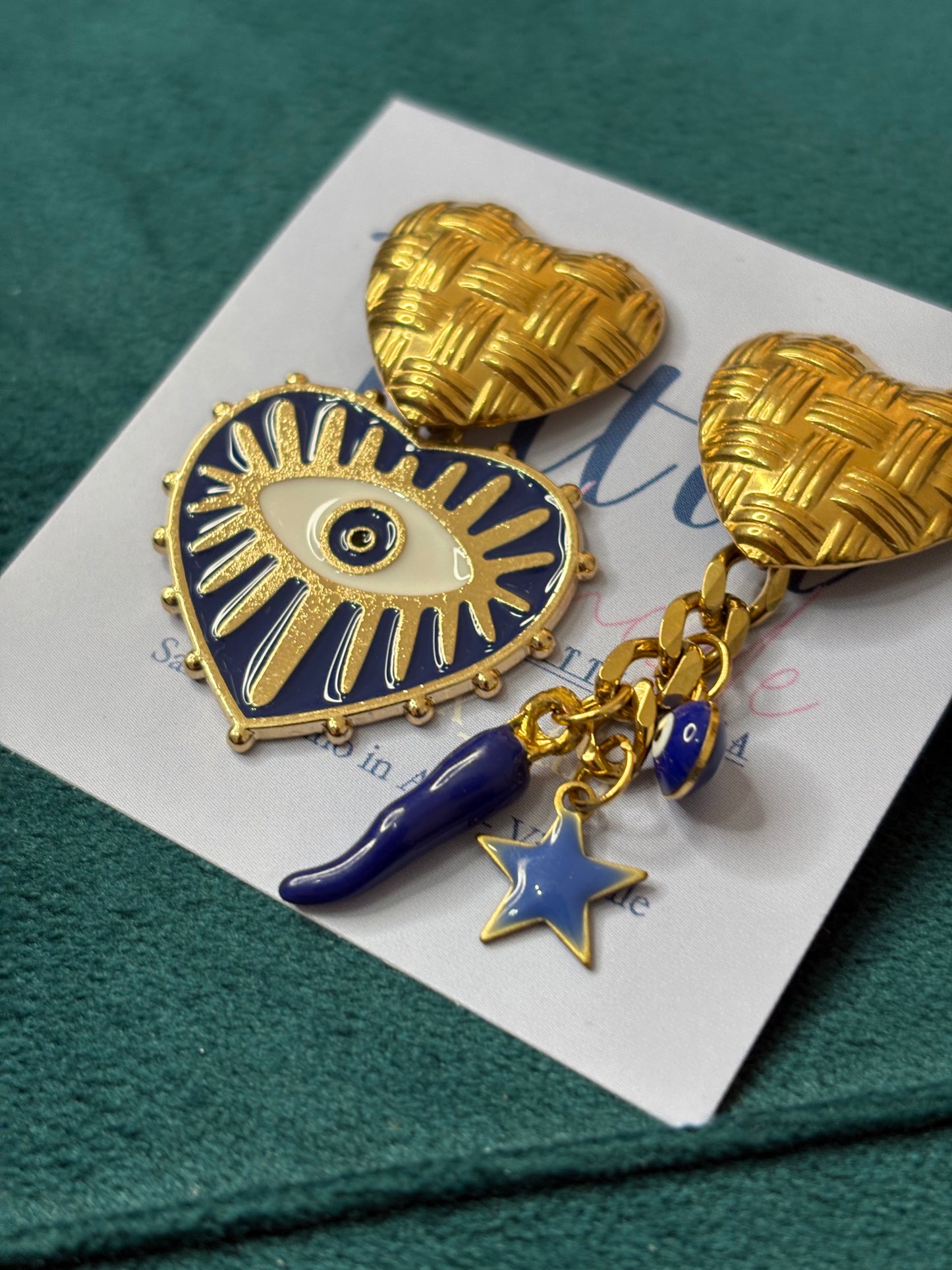 Cuore su cuore blu