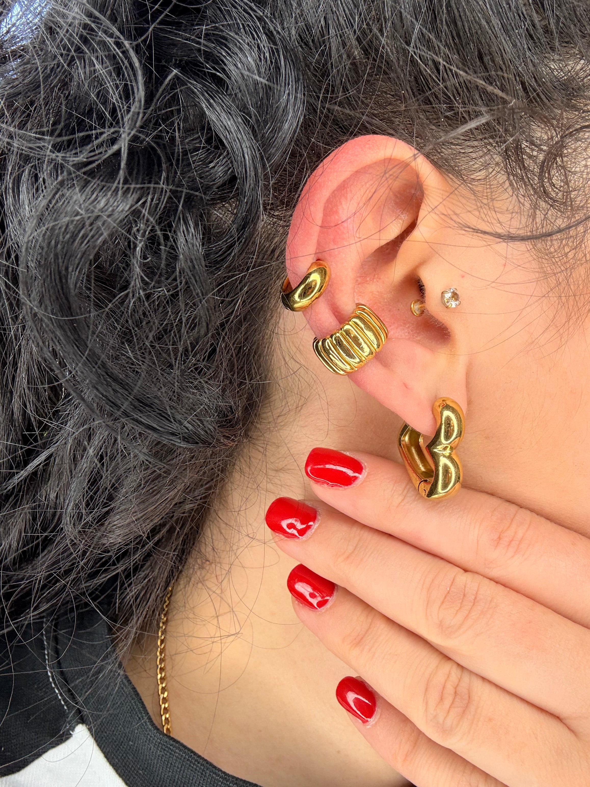Ear cuff