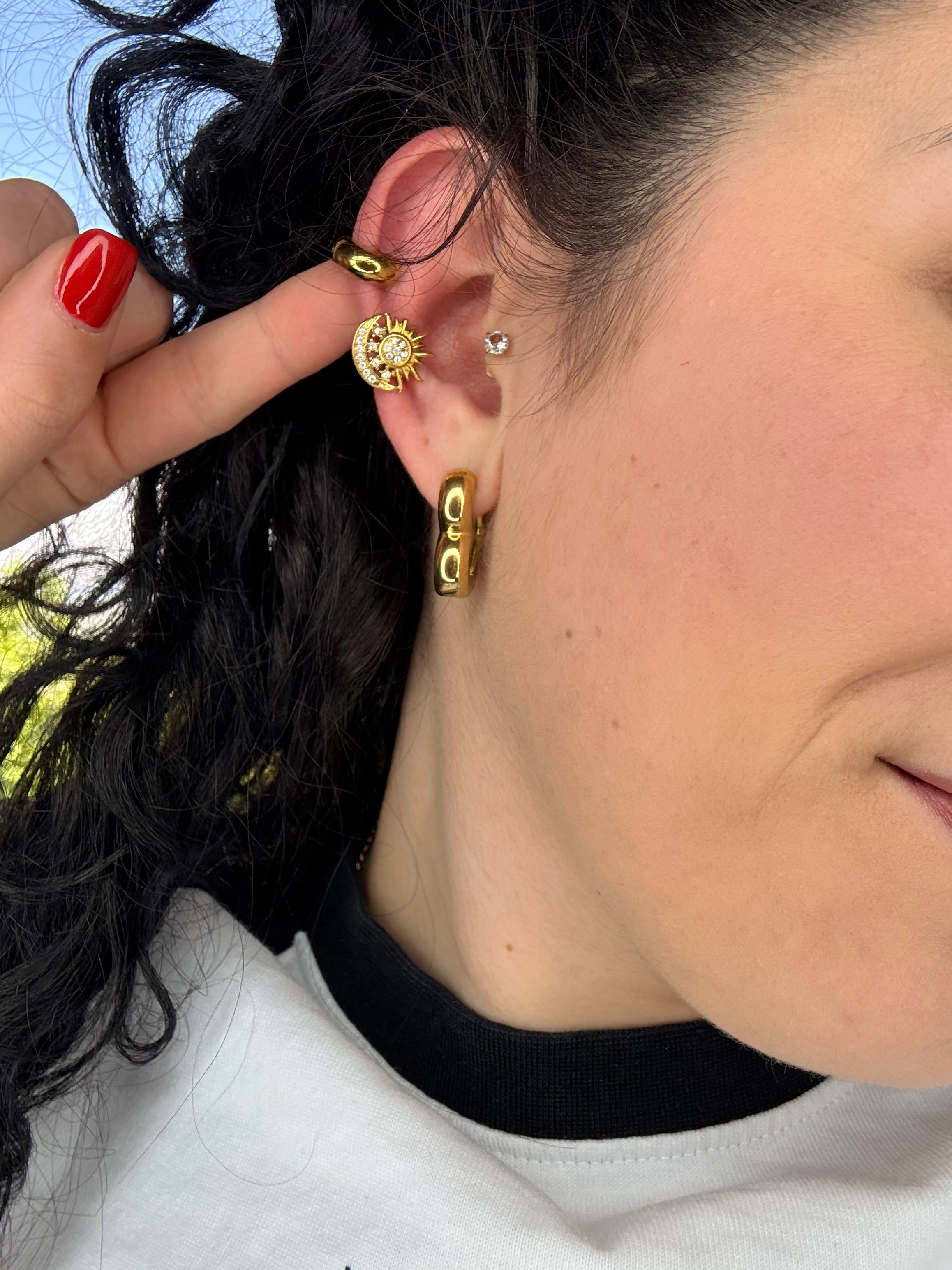 Ear cuff
