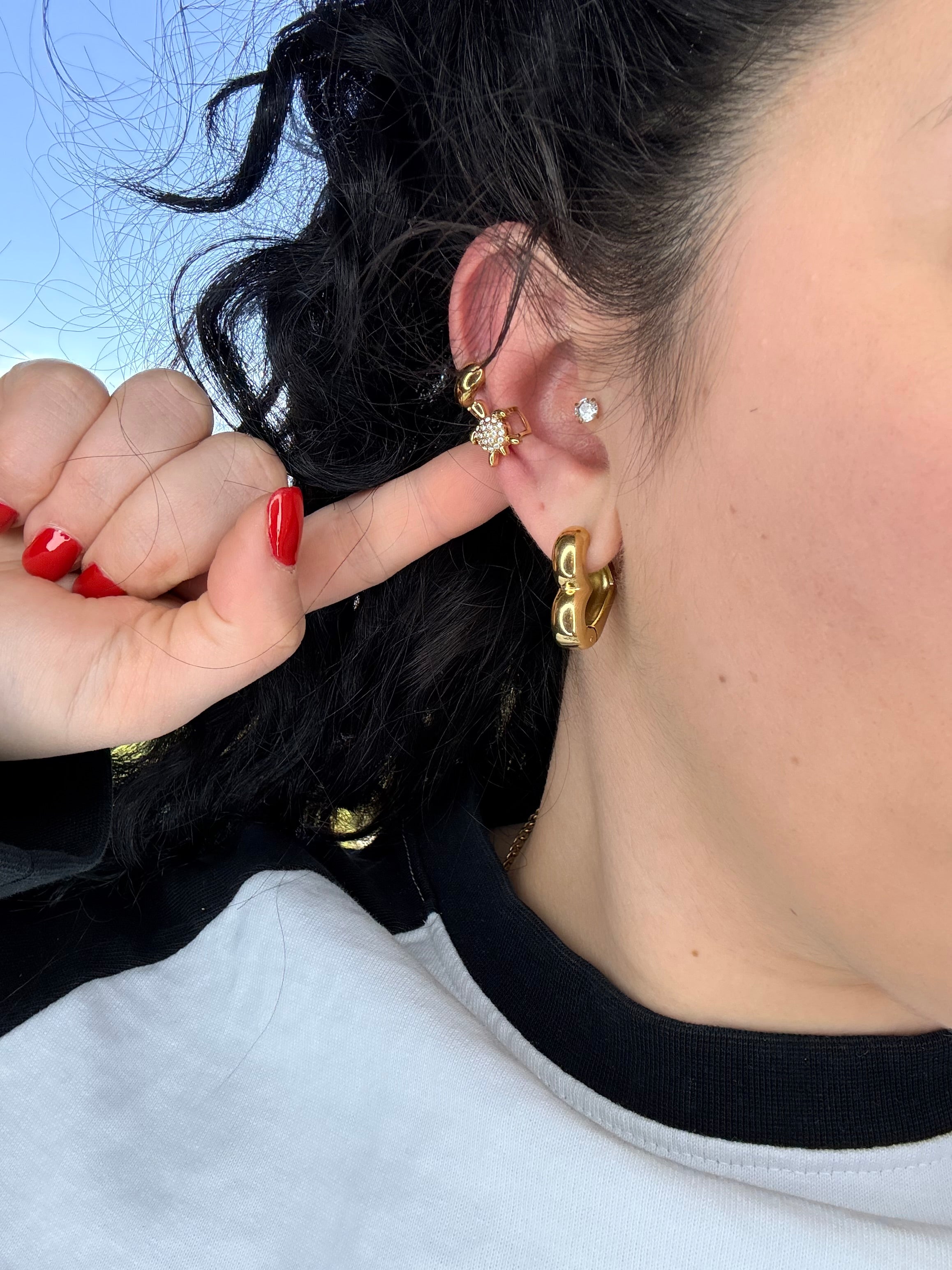Ear cuff