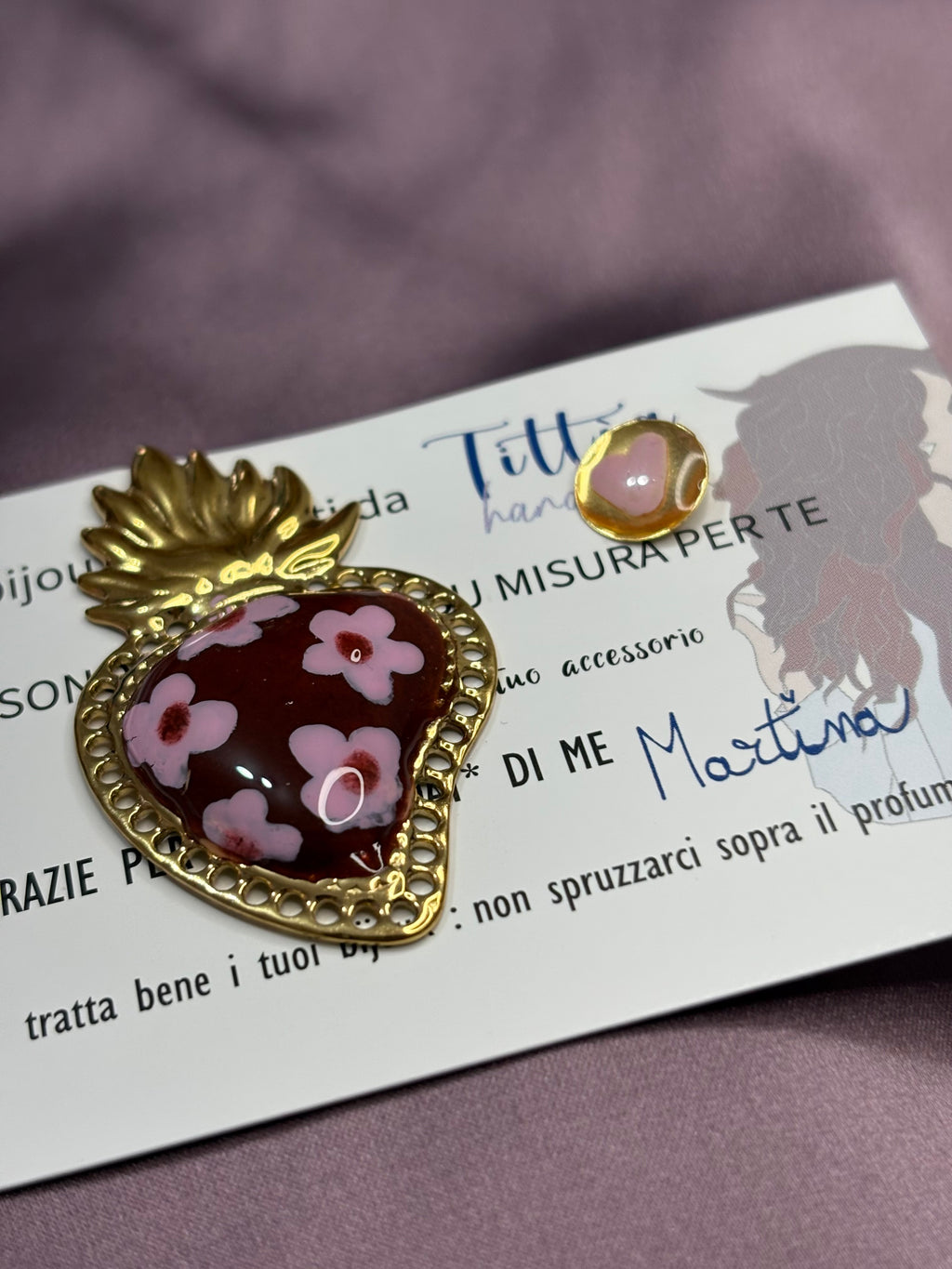 Cuore sacro rosa bordeaux fiori