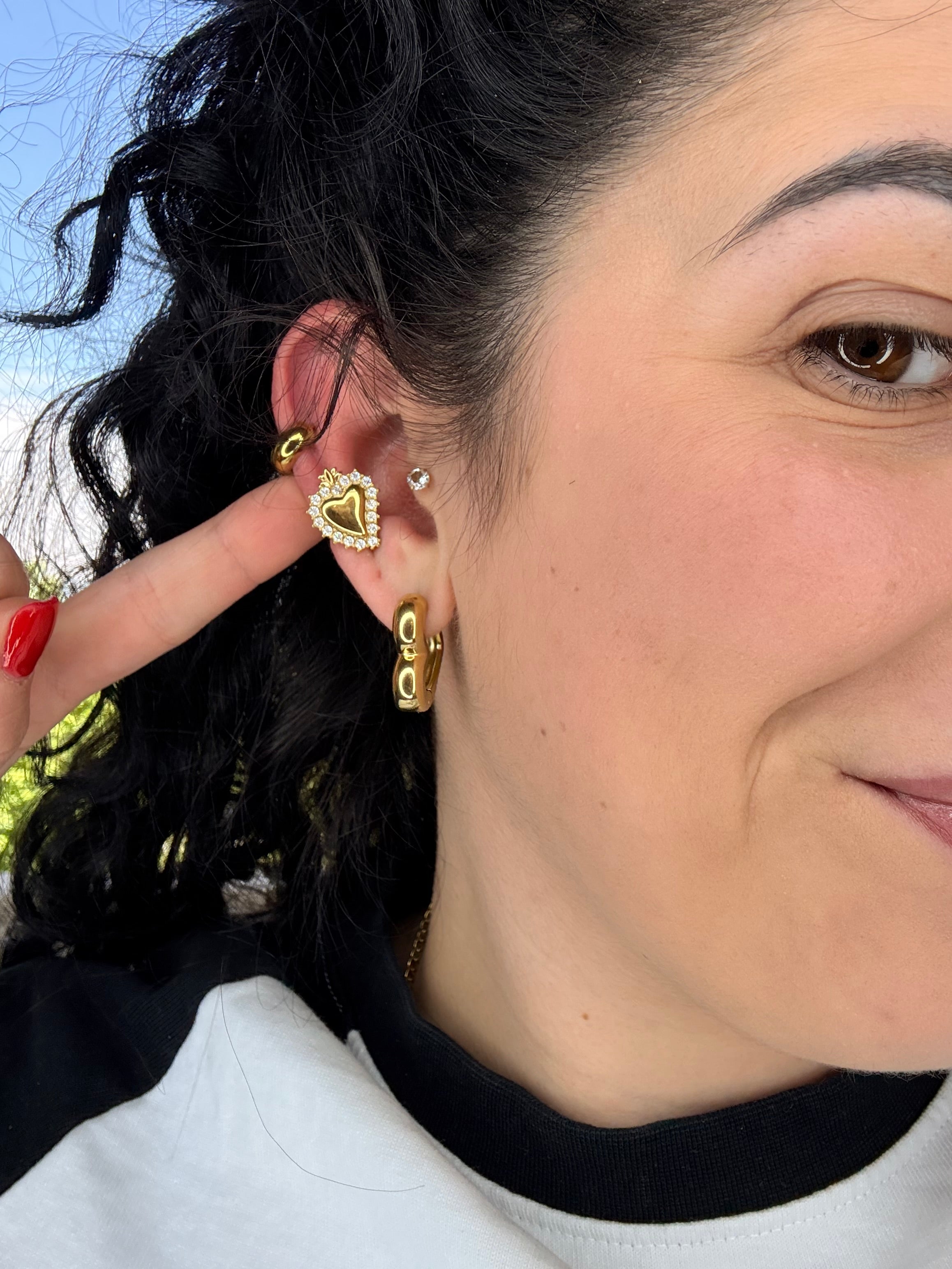 Ear cuff