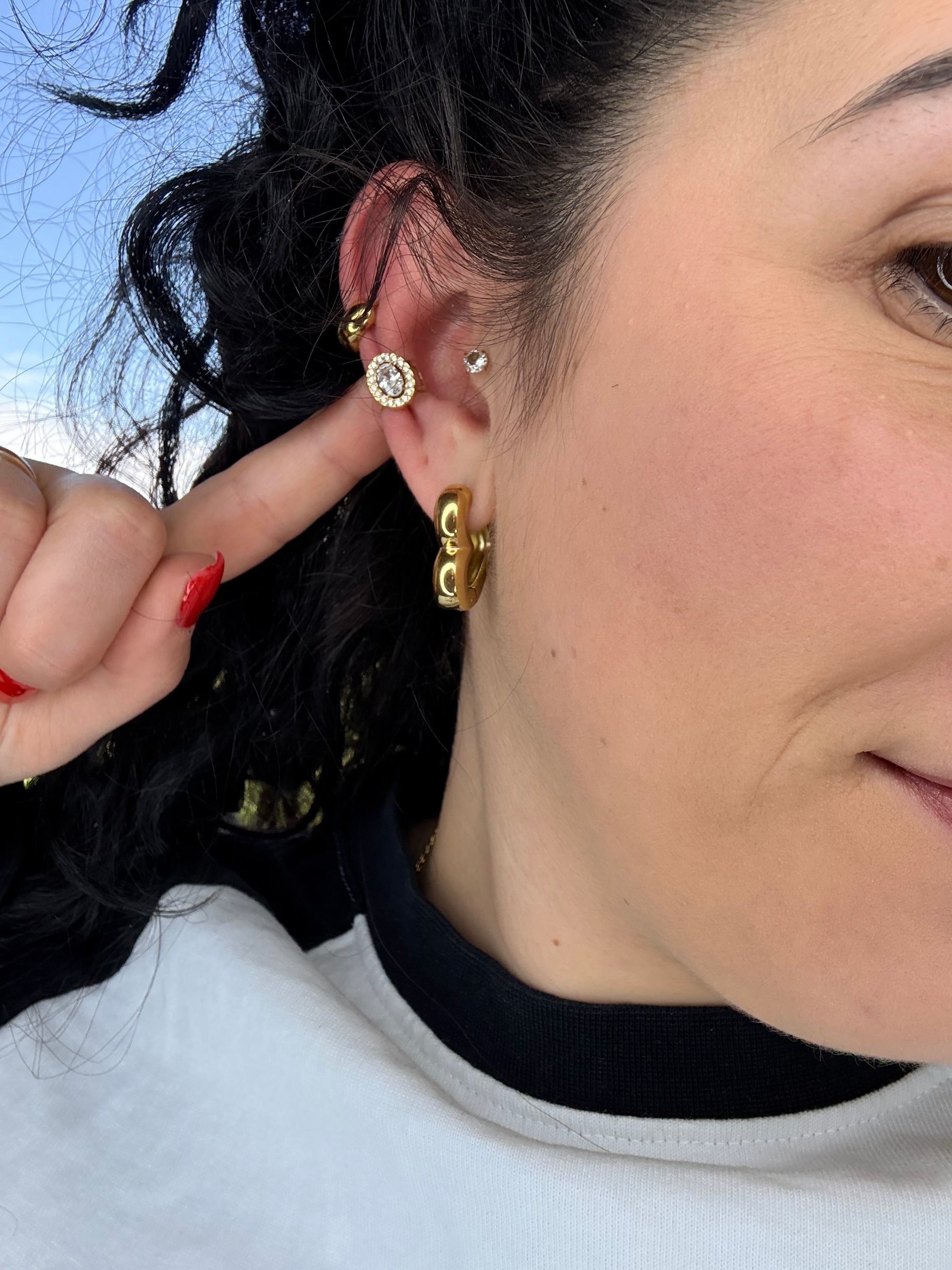 Ear cuff