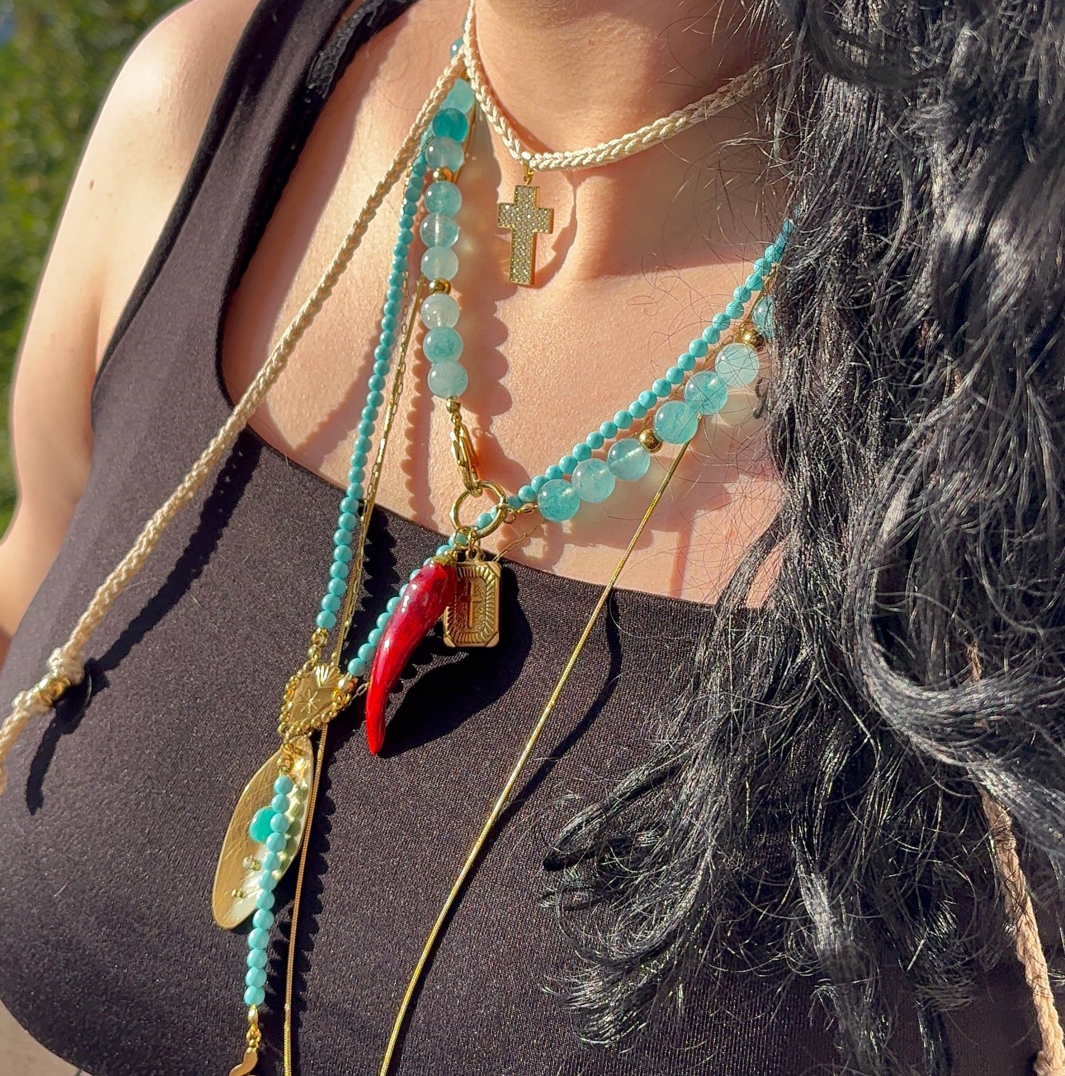 Collana lunga medaglia azzurra