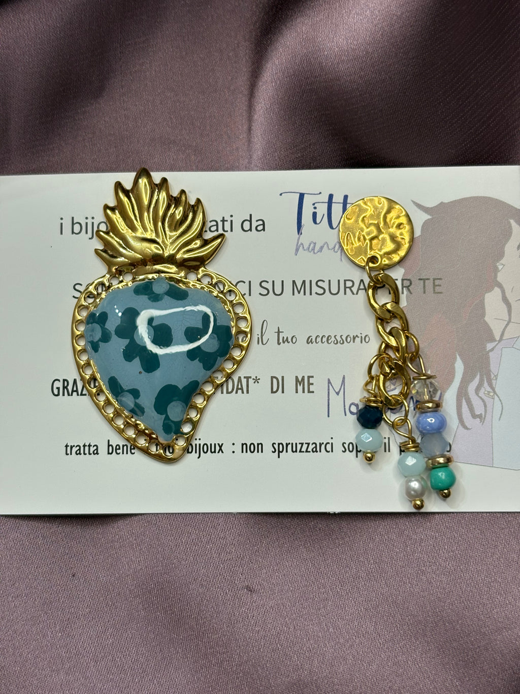 Cuore sacro fiori polvere