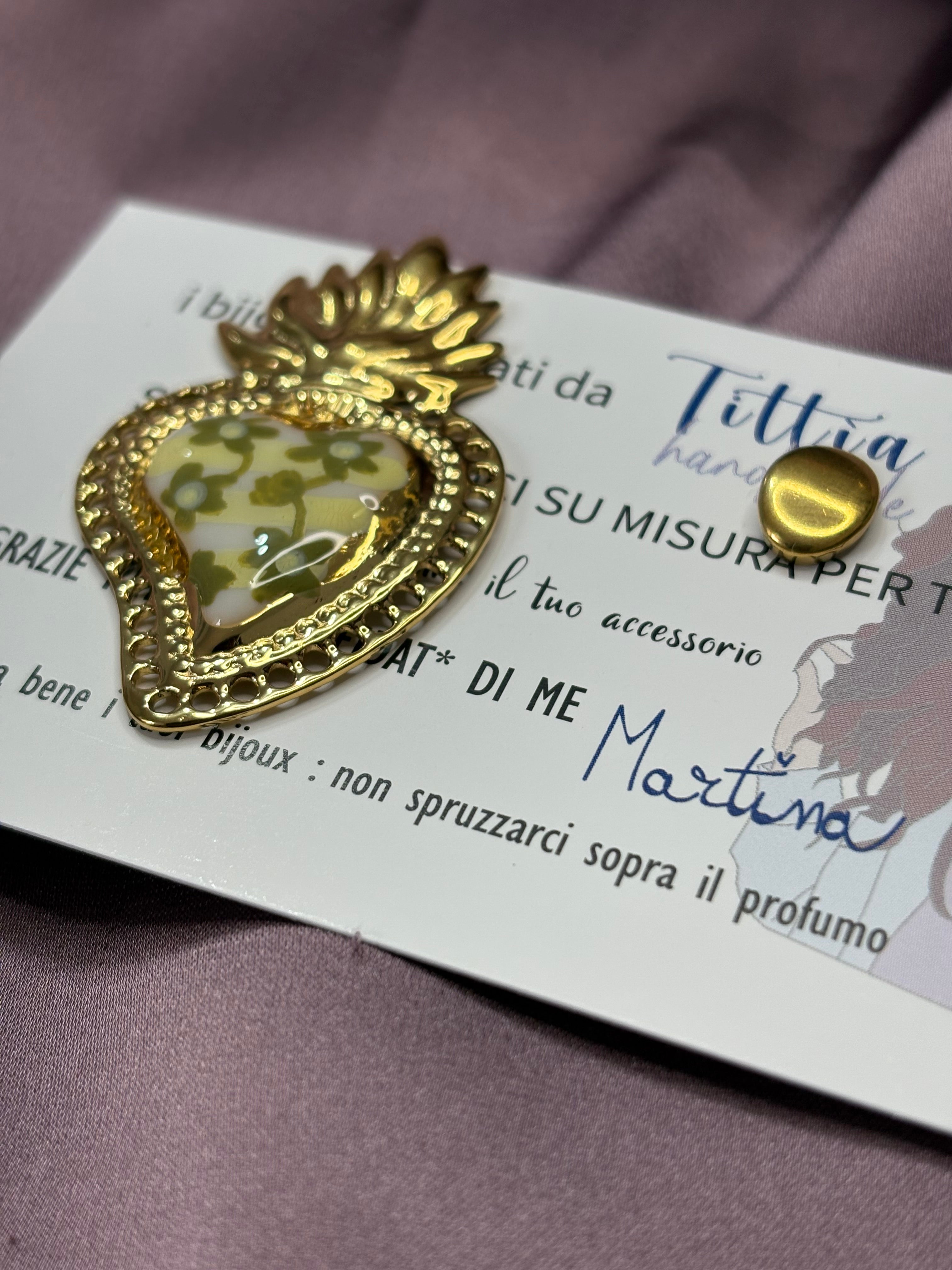 Cuore sacro fiori oliva