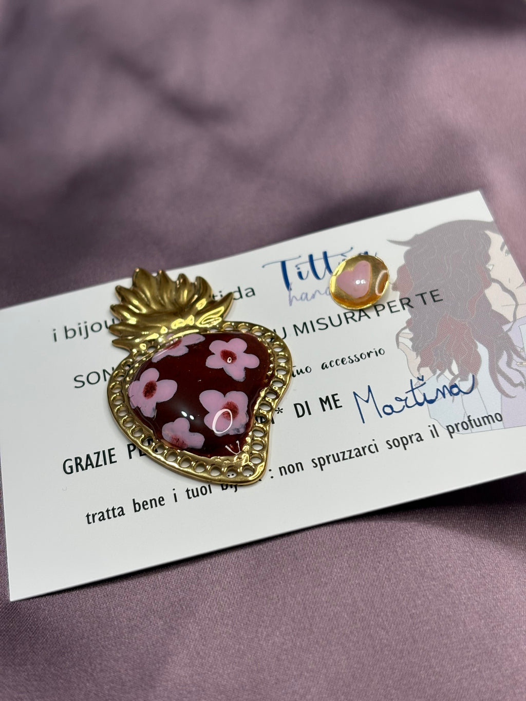 Cuore sacro rosa bordeaux fiori