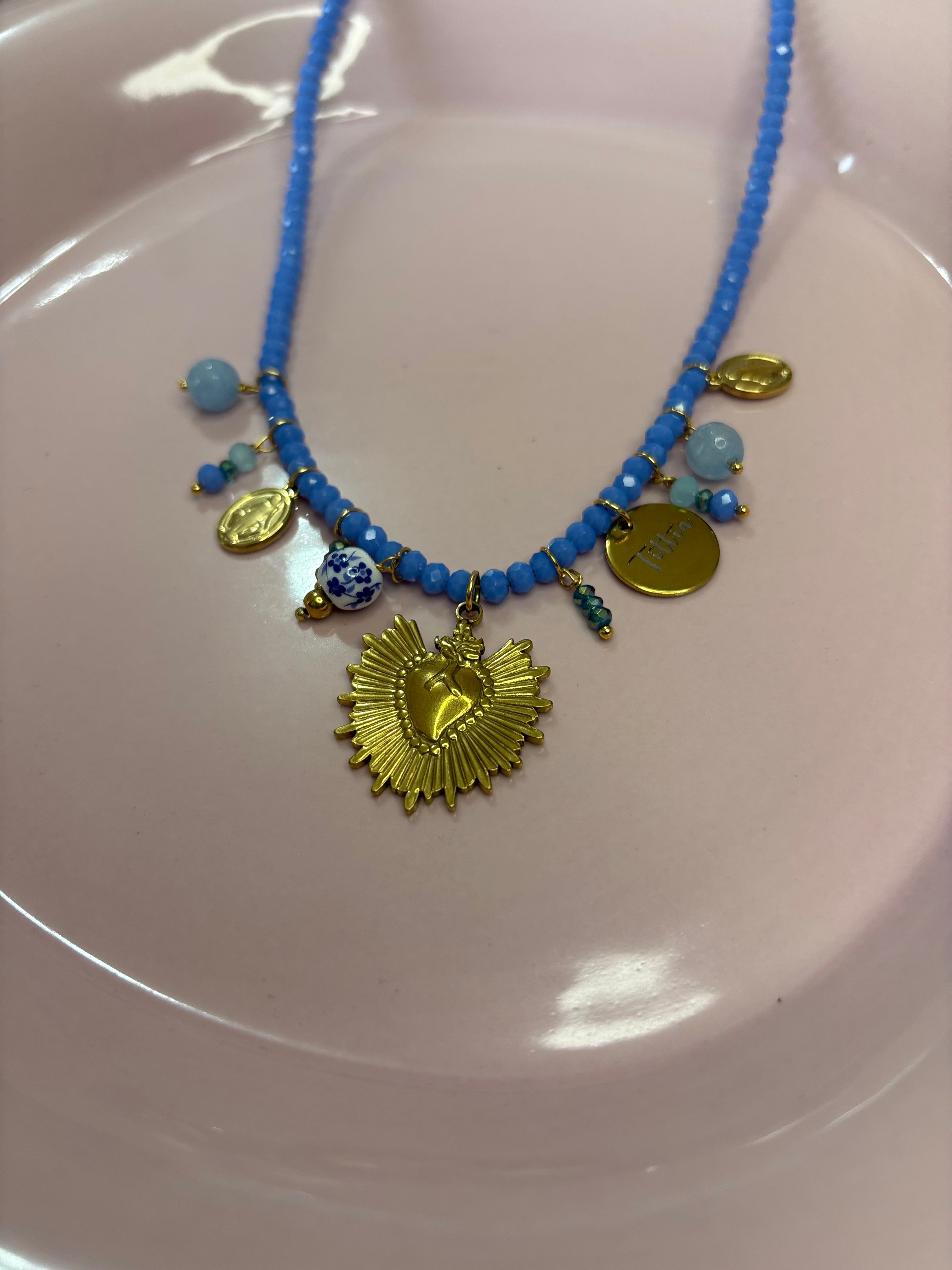 Collana media lunghezza mezzi cristalli cielo