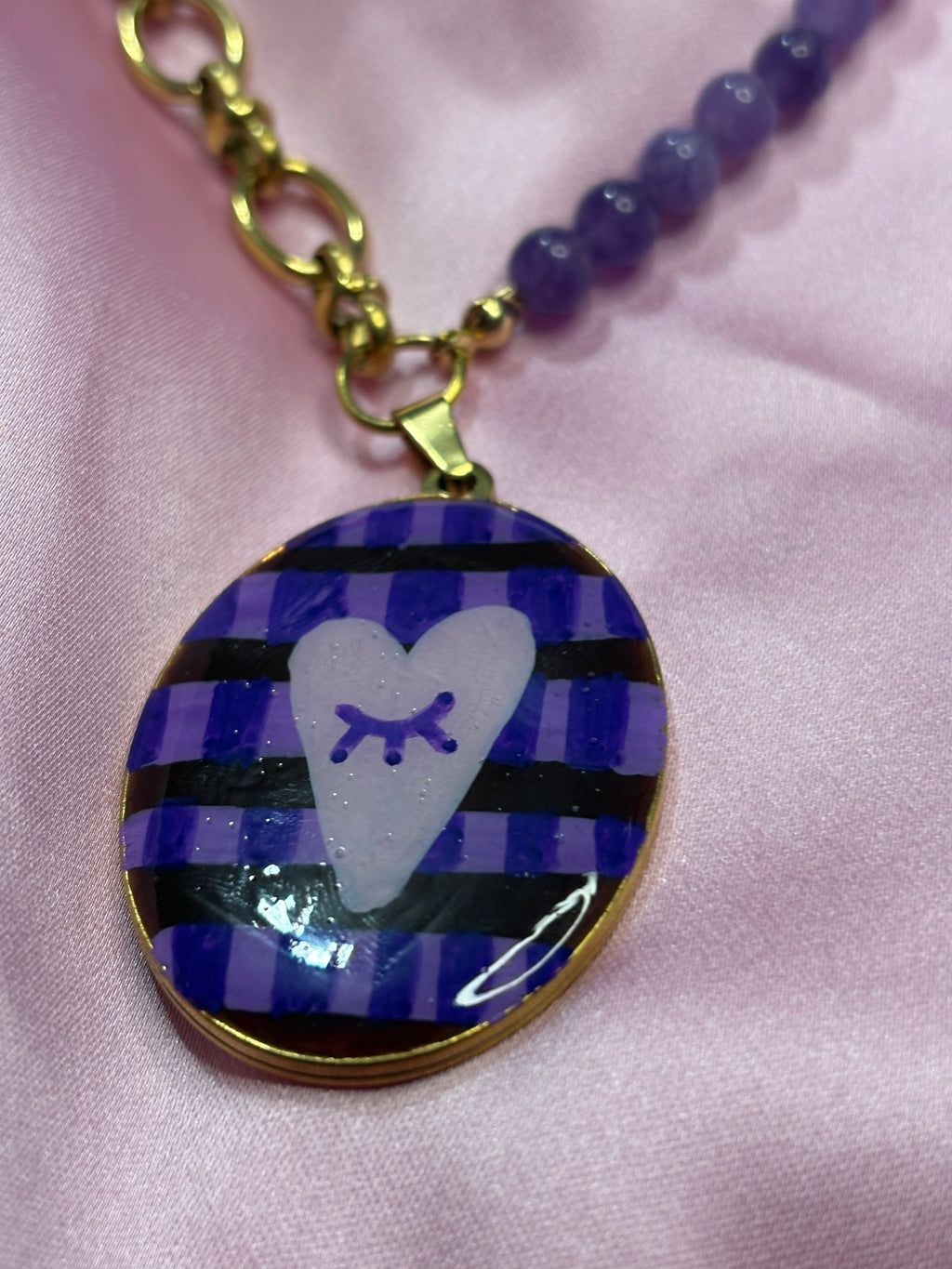 Collana “a metà” media lunghezza bordeaux viola lilla