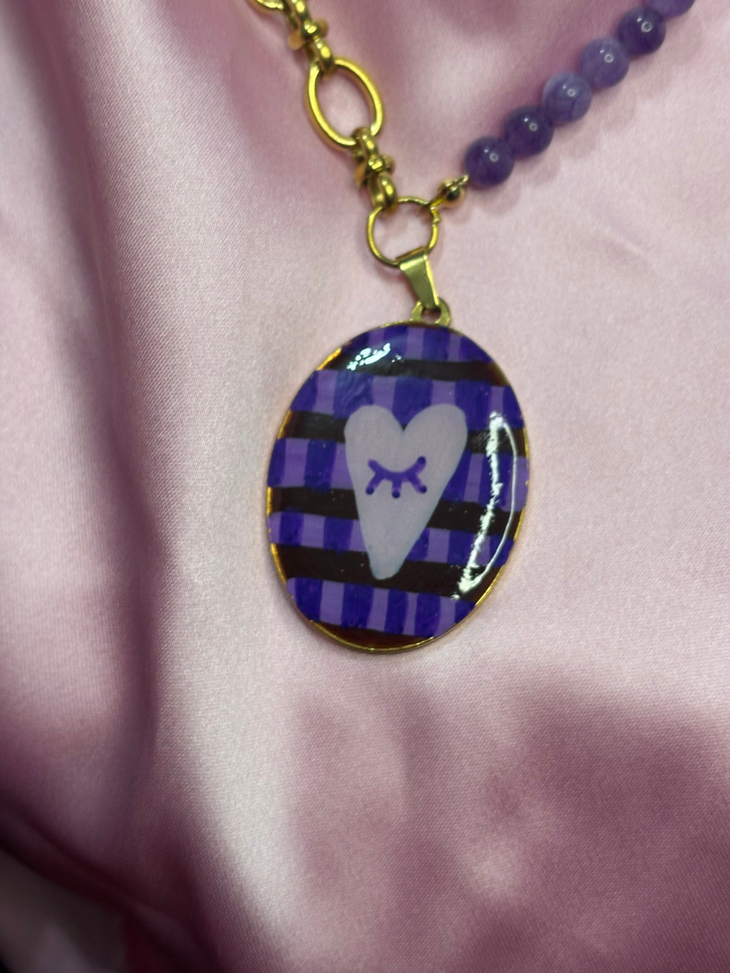 Collana “a metà” media lunghezza bordeaux viola lilla