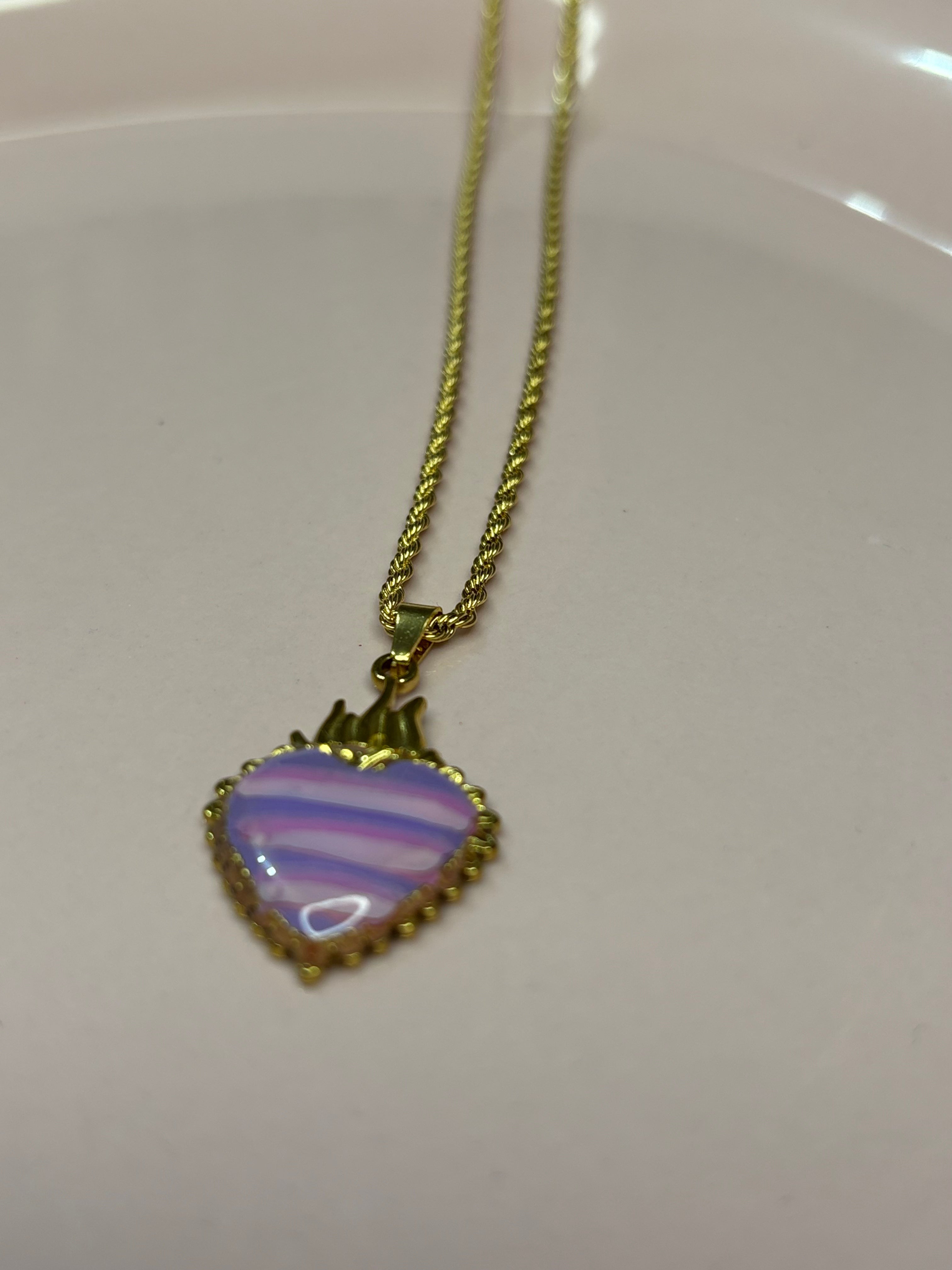 Cuore sacro lilla rosa