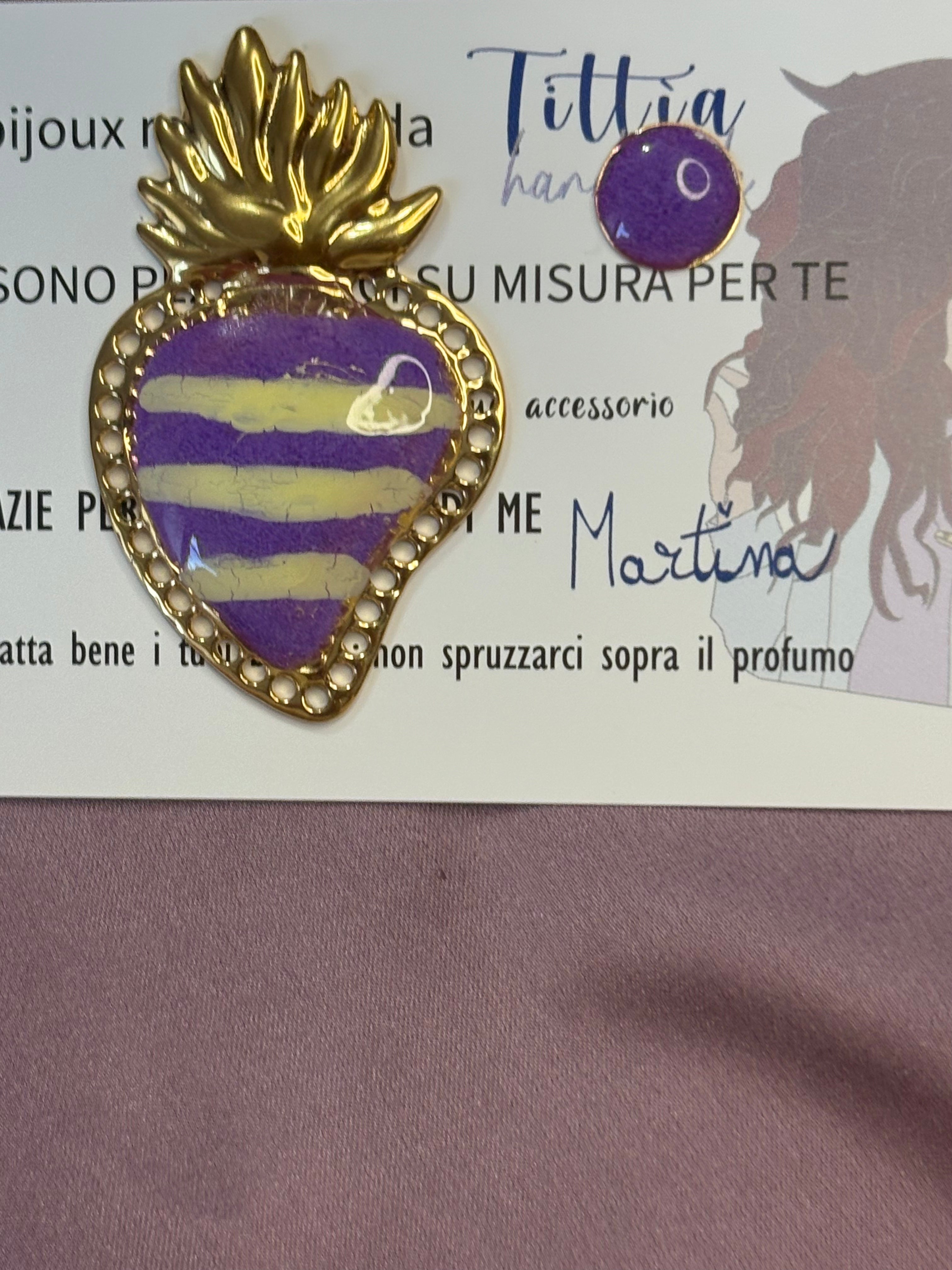 Cuore sacro righe giallo viola