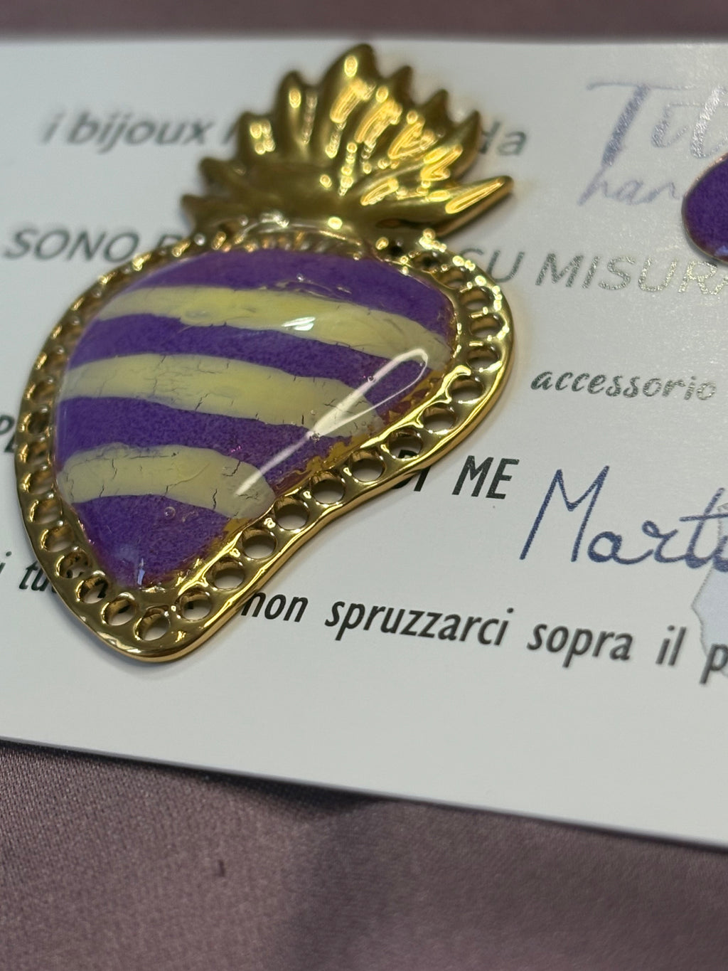 Cuore sacro righe giallo viola