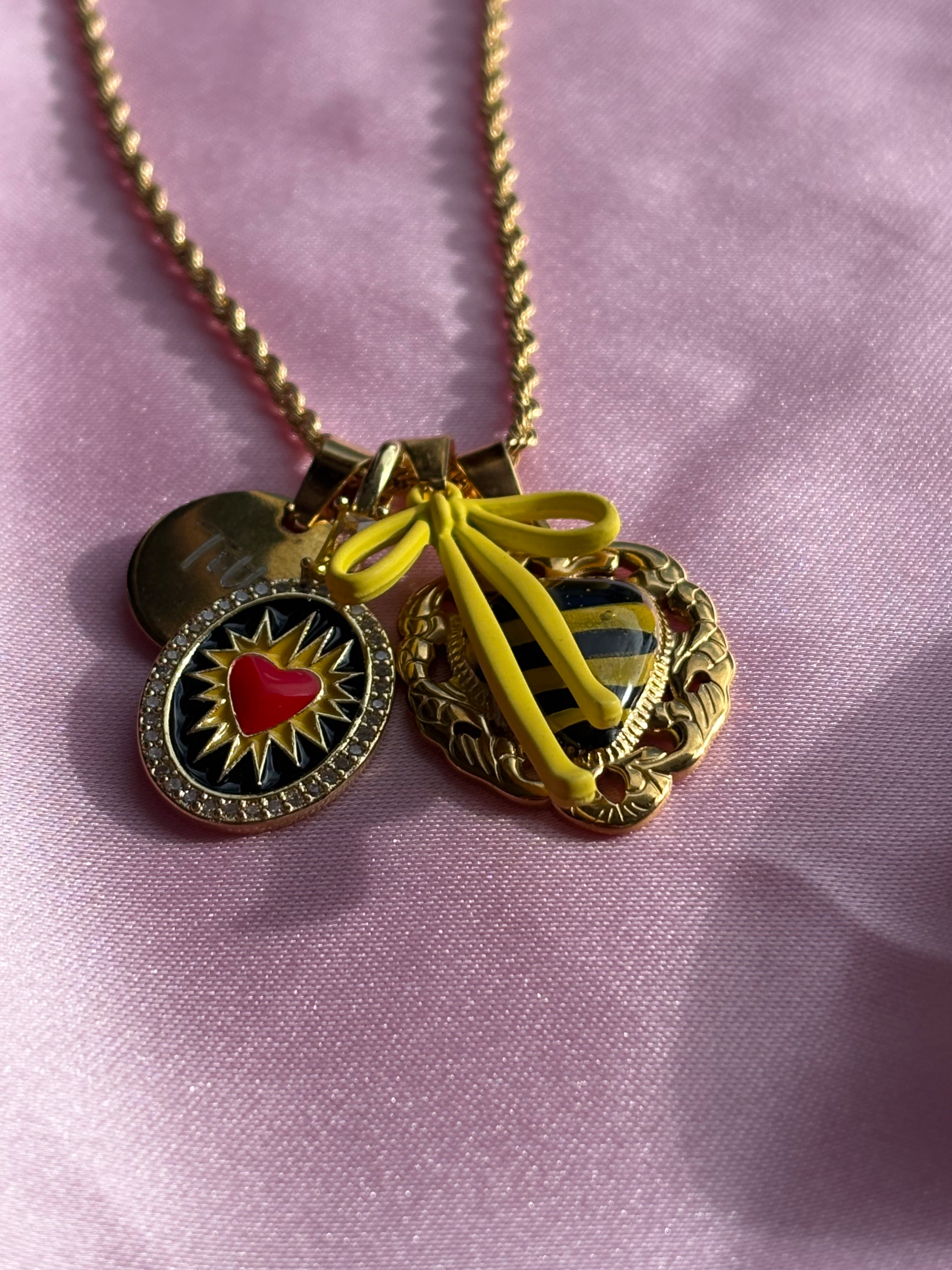 Cuore in fiamme giallo