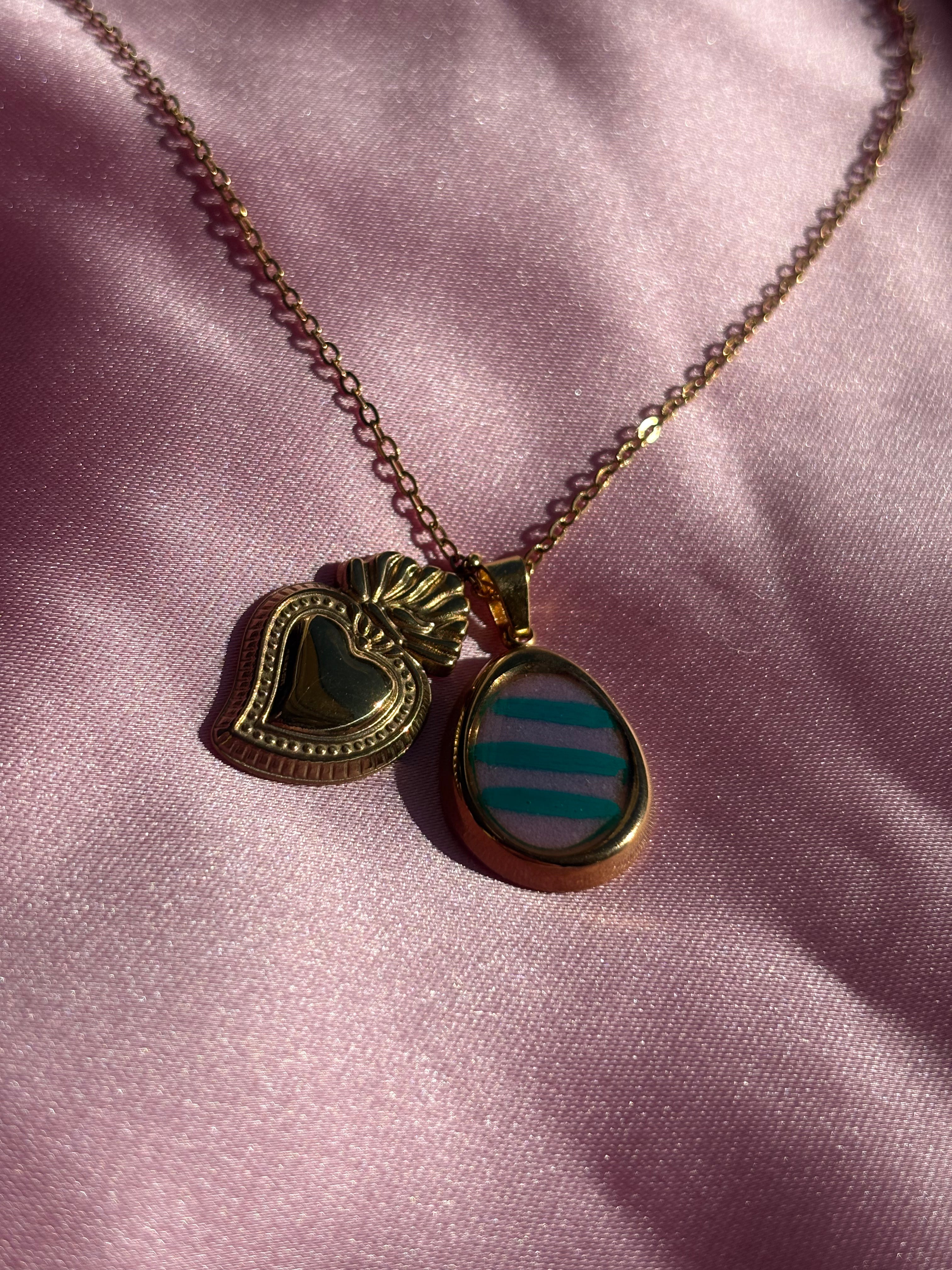 Cuore sacro lilla acqua