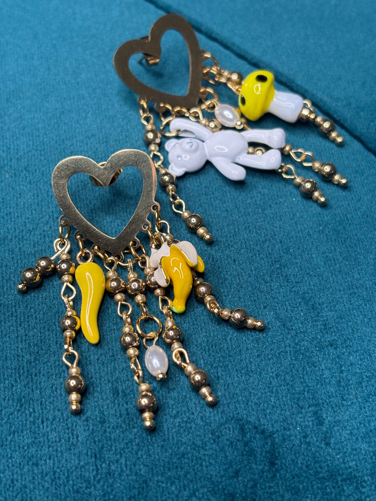 Cuori gialli pendenti