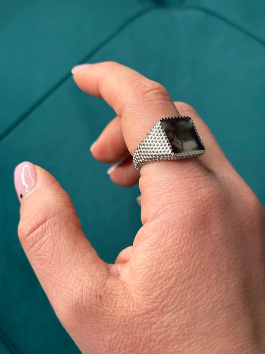 Anello quadro