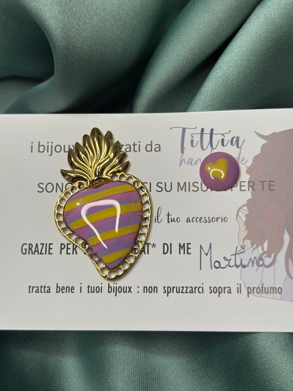 Cuore sacro linee gialle